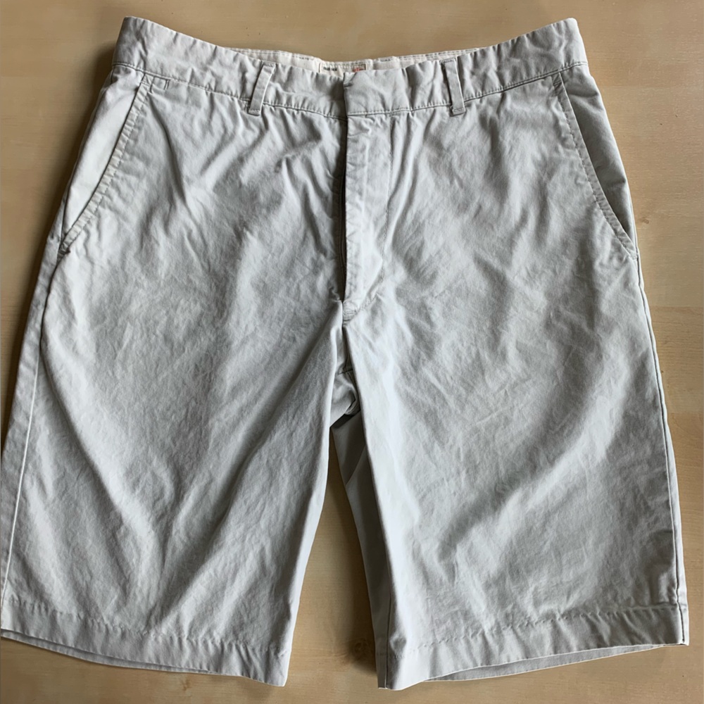 Dockers Beige Khaki Diem Shorts Flat Front Men's Size 30 100% Cotton